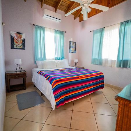 Seaside Inn Roatan เวสต์ เบย์ ภายนอก รูปภาพ