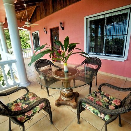 Seaside Inn Roatan เวสต์ เบย์ ภายนอก รูปภาพ