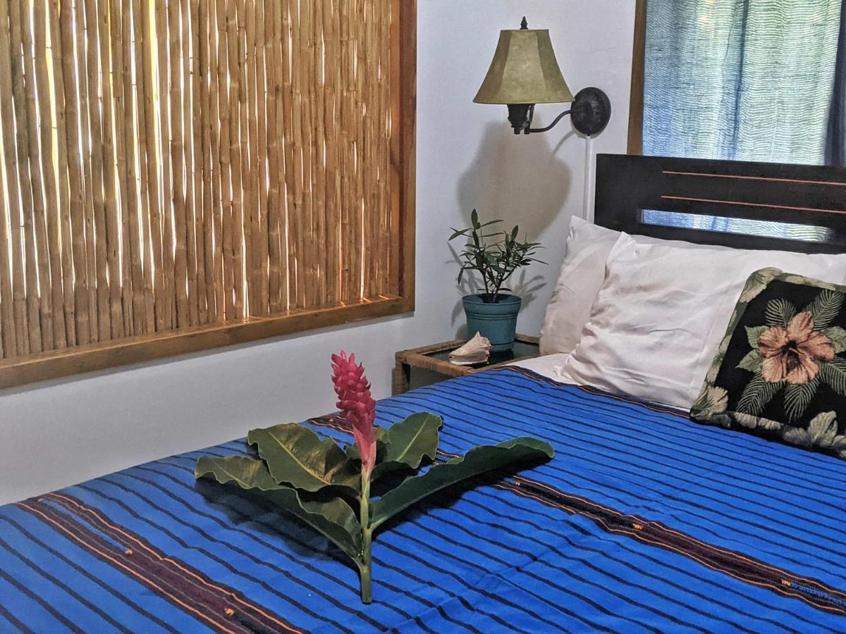 Seaside Inn Roatan เวสต์ เบย์ ภายนอก รูปภาพ